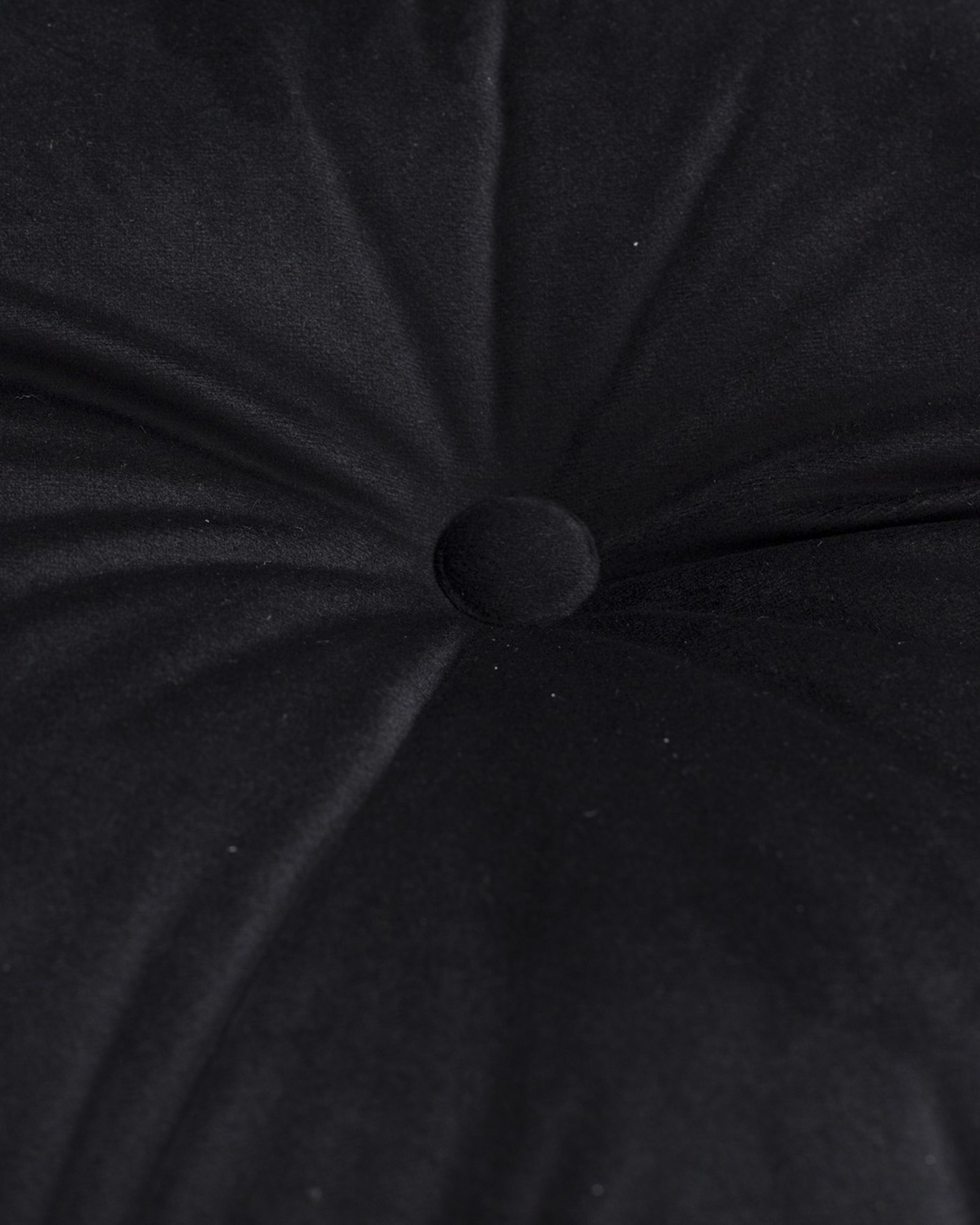 Pernă pătrată Velvet cu nasture culoare negru Țesătură gloss, catifea (hover)