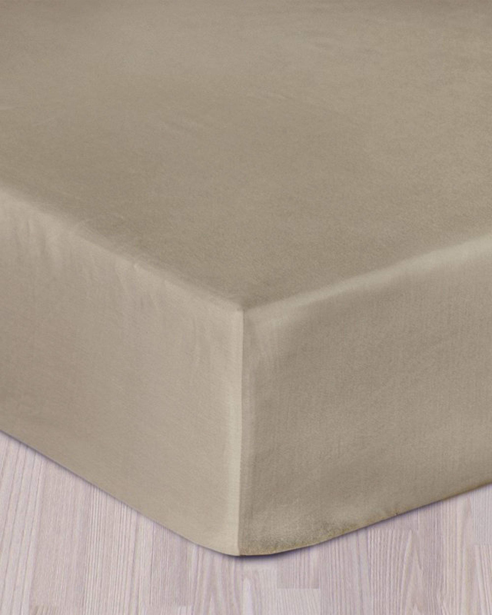 Cearșaf din satin cu bandă elastică bej închis 90x200cm