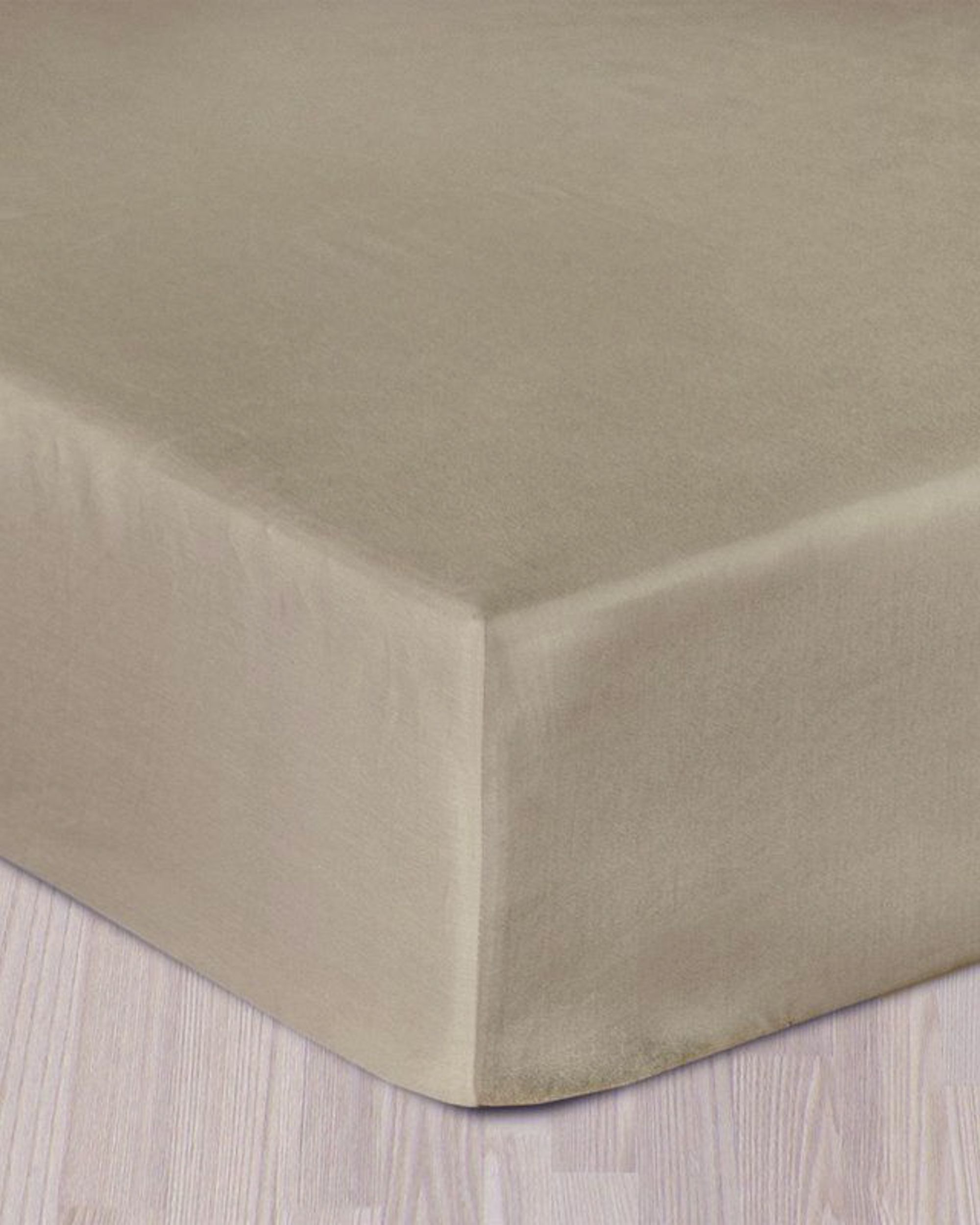 Cearșaf din satin cu bandă elastică bej închis 140 x 200 cm